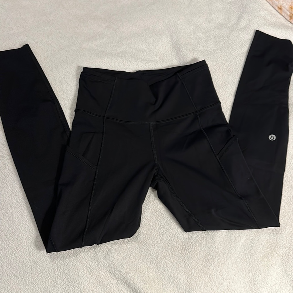 Black lululemon leggings